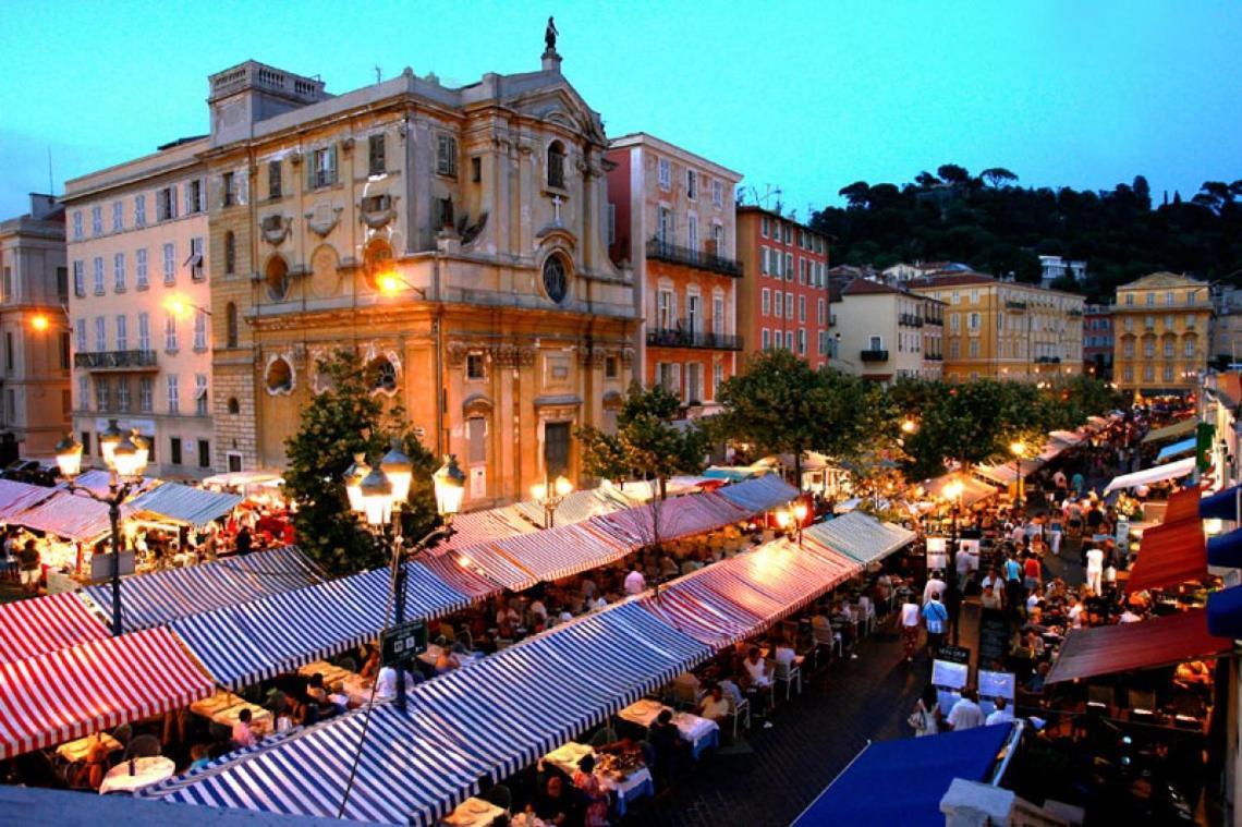 En Bord De * Nice